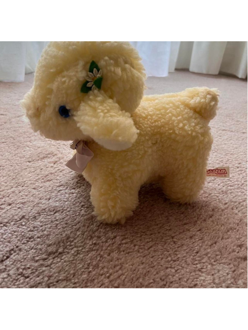 vintage 1980s Bantam musical wind-up plush lamb toy featuring textured cream fle